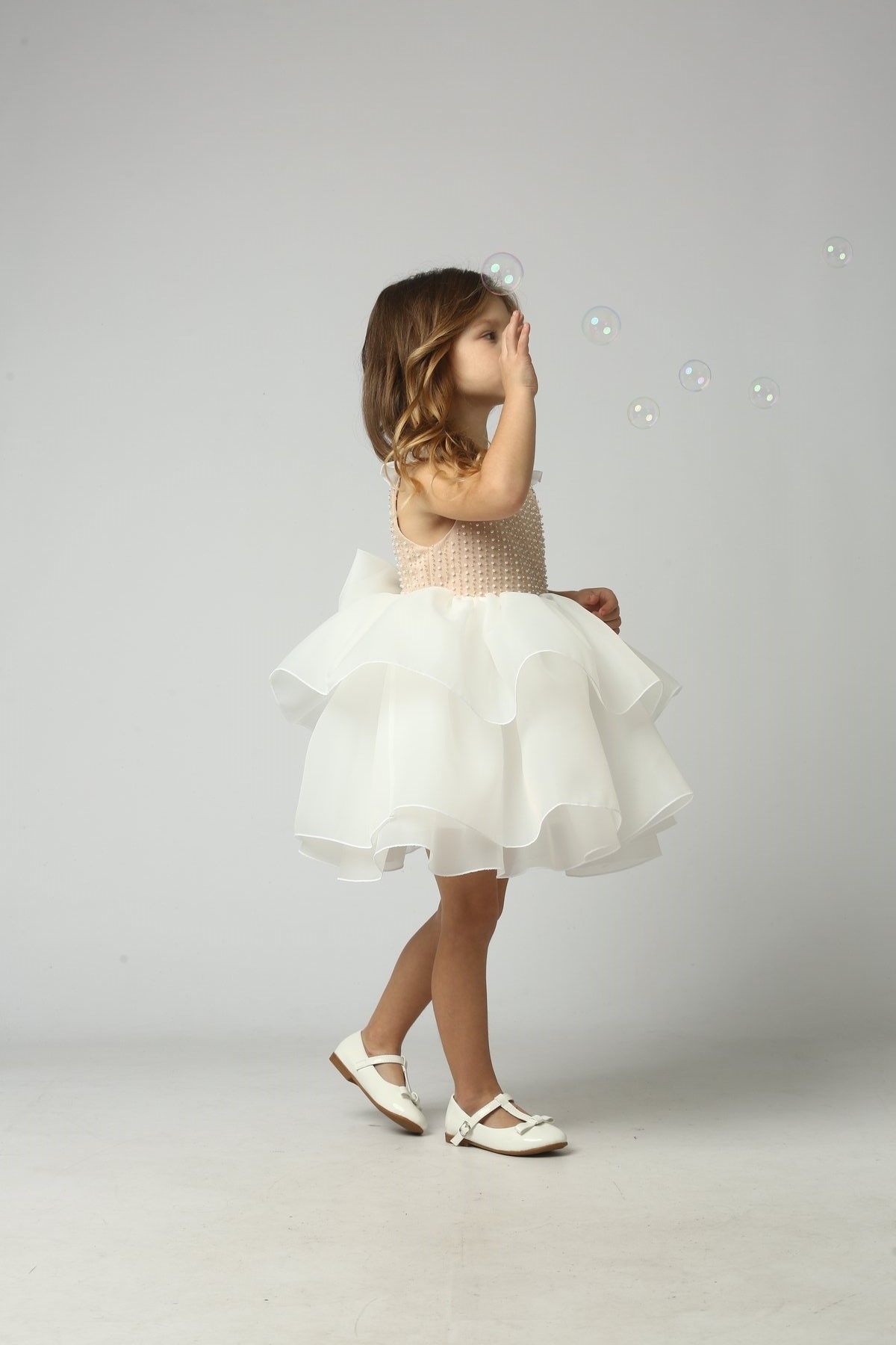 Fluffy satin dress with a white organza skirt for girls &ldquo;Pearl&rdquo; for graduation, birthdays, and photo shoots (with pearls and a bow). Color: beige, milky white. Size: 86